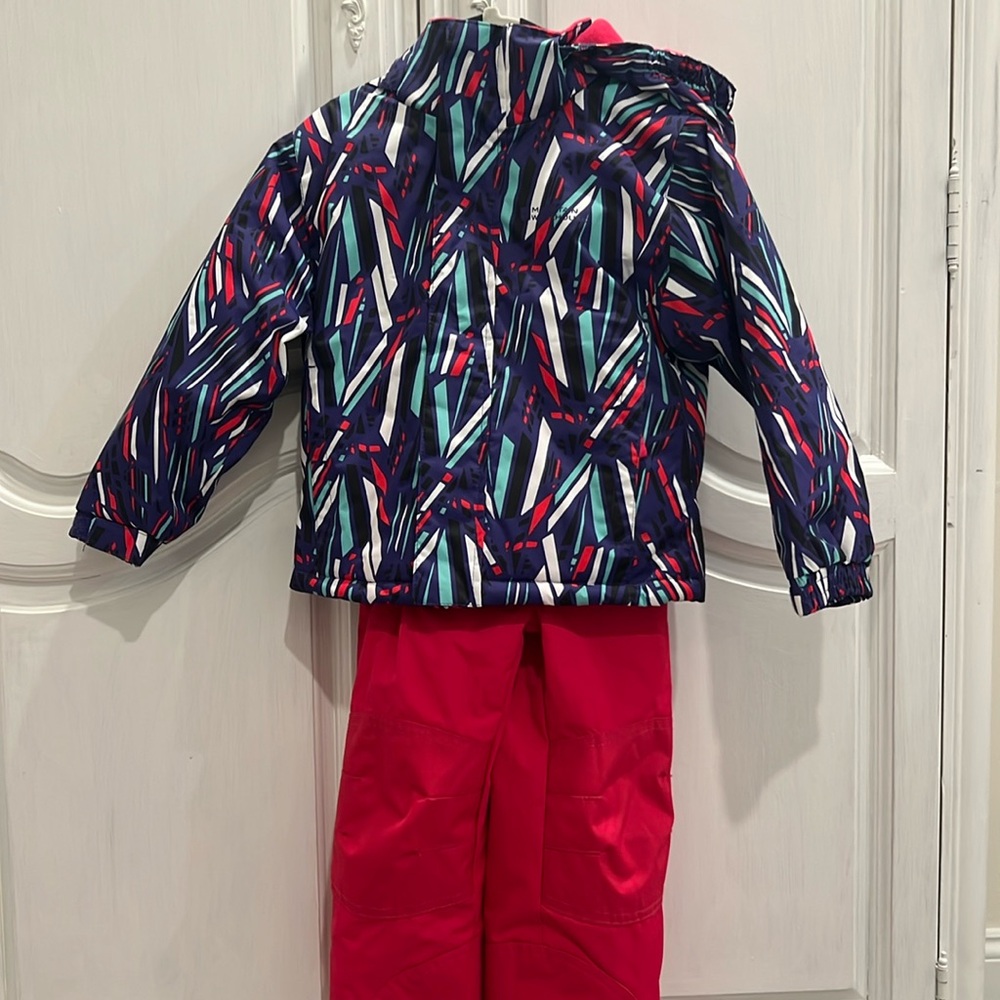 Only worn once! Size 2-3 mountain warehouse toddler ski jacket and pants